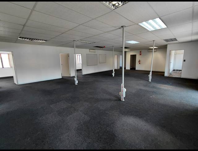 279M² OFFICE TO LET IN BRYANSTON